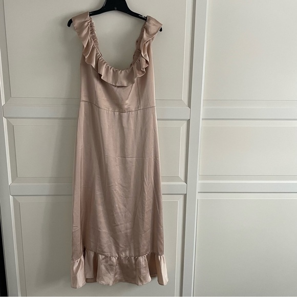 Show me your Mumu Alexis ruffled satin midi dress with belt 20316 - Picture 6 of 16